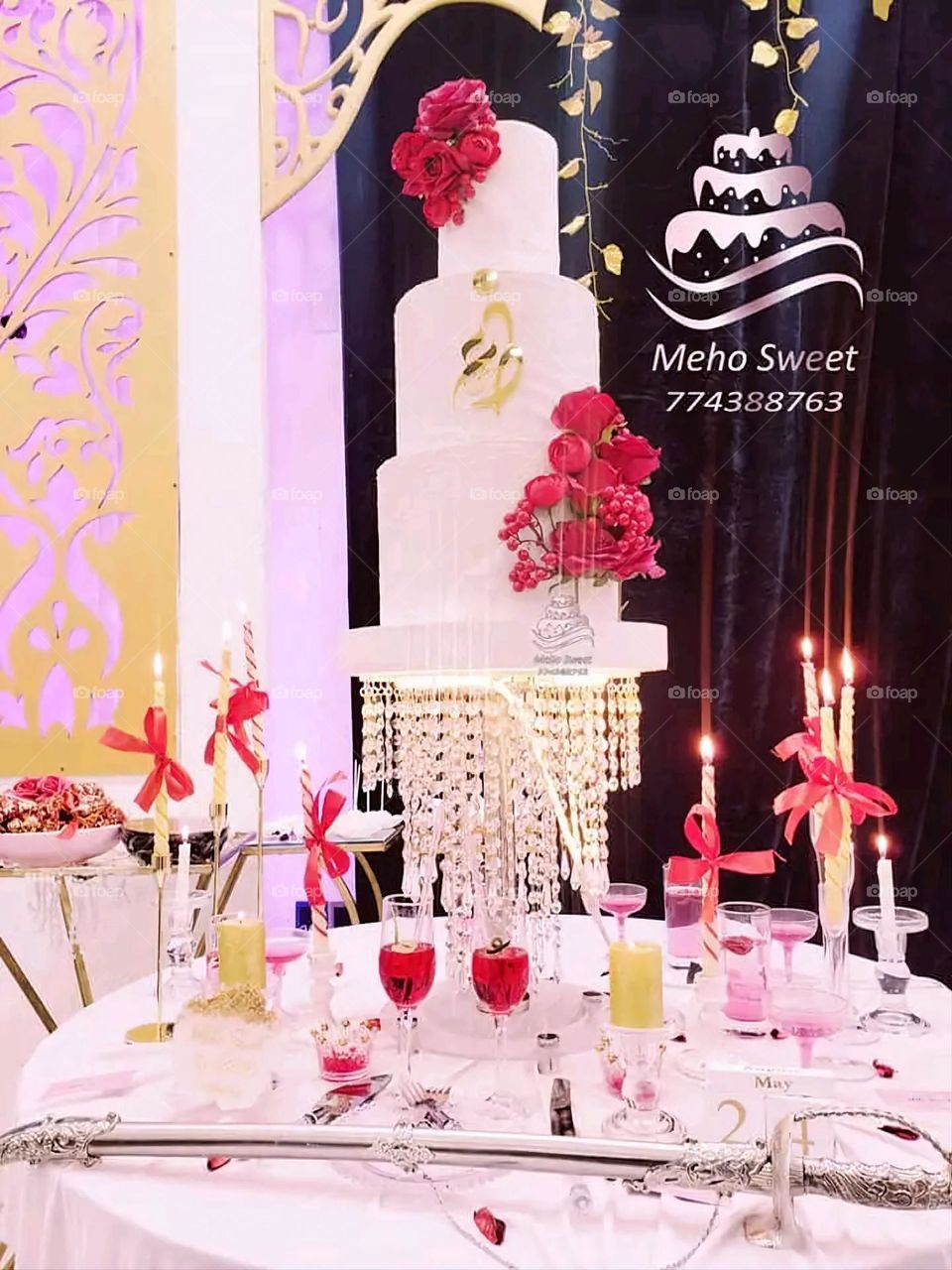 A very beautiful picture, and there is no better picture than it. There is no better picture of green herbs and colorful, red and white roses than it. Glory be to God, the natural and picturesque view, and there is no more