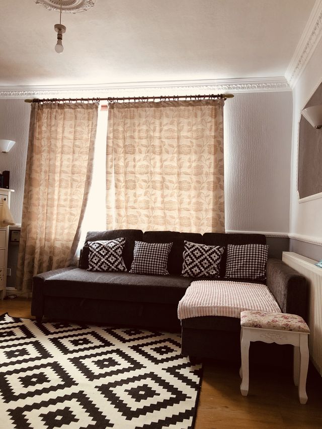 set the room