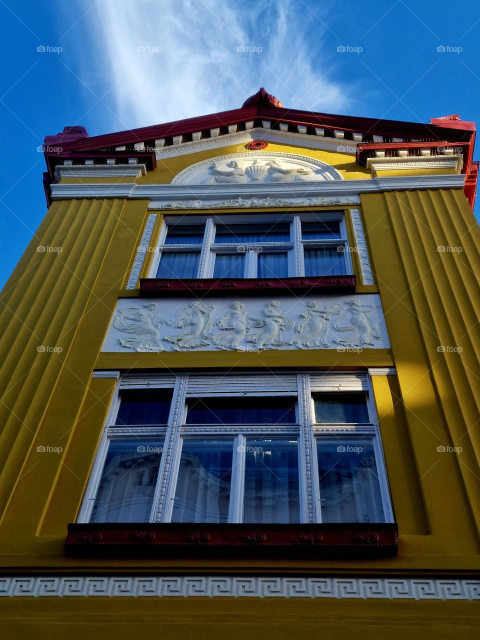 the yellow building in Oradea