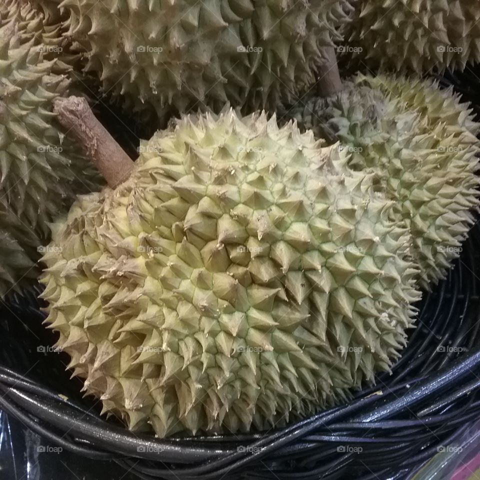 Do you like the durian from  Thailand? Is it yummy or smelly?