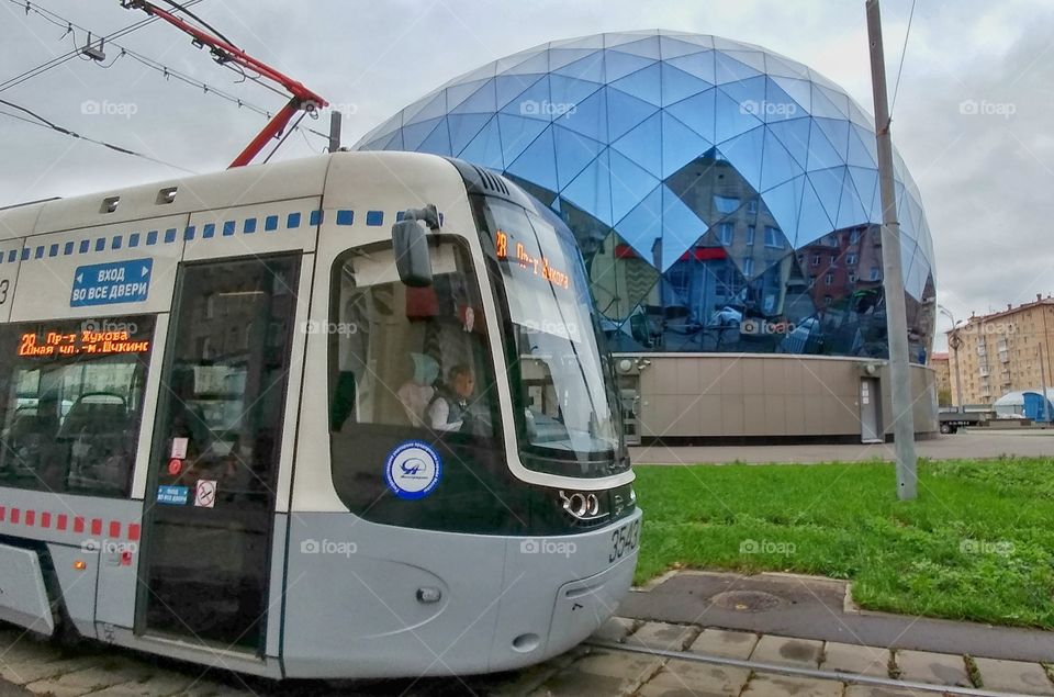 This tram goes not far from my office. I'll see it often.