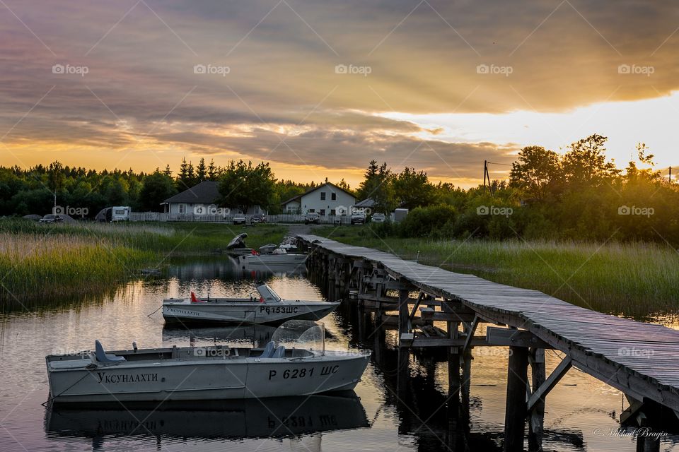 Lakeside and boats 