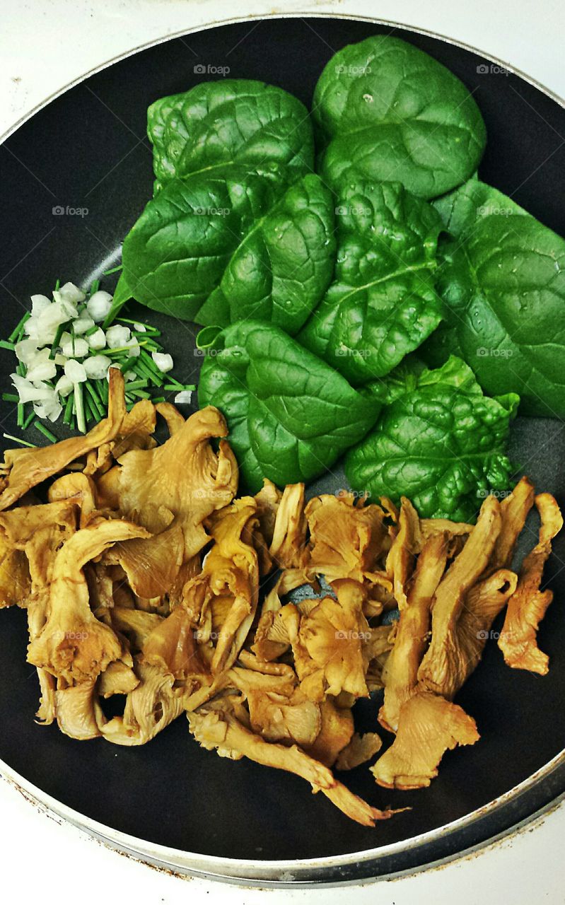 Spinach Mushroom Garlic Stir Fry