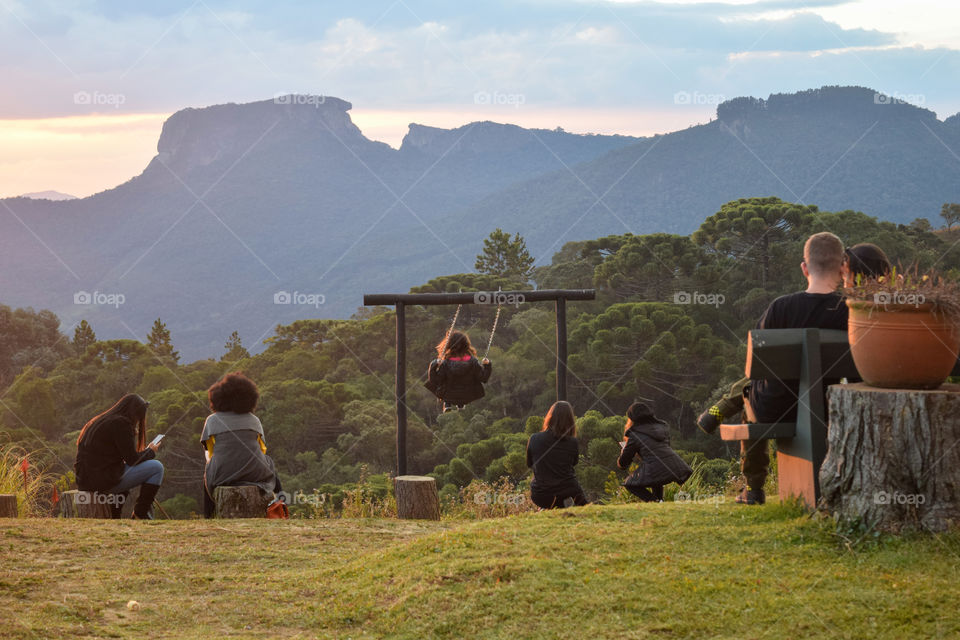 After so much time indoors and looking only at the landscape from our window, we started to admire the moments more, like a simple sunset between the mountains!