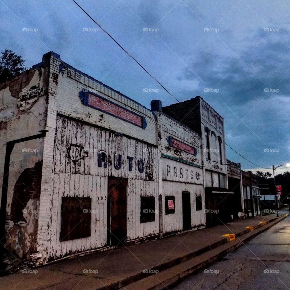 What Cheer, Iowa. Cool auto store in What Cheer
