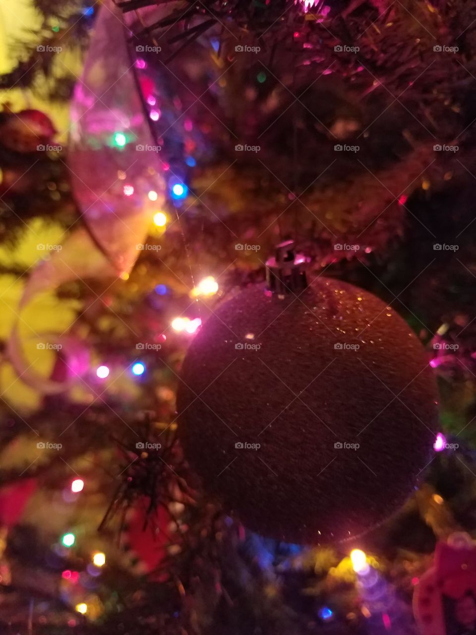 Close up Glitter ornament & lights