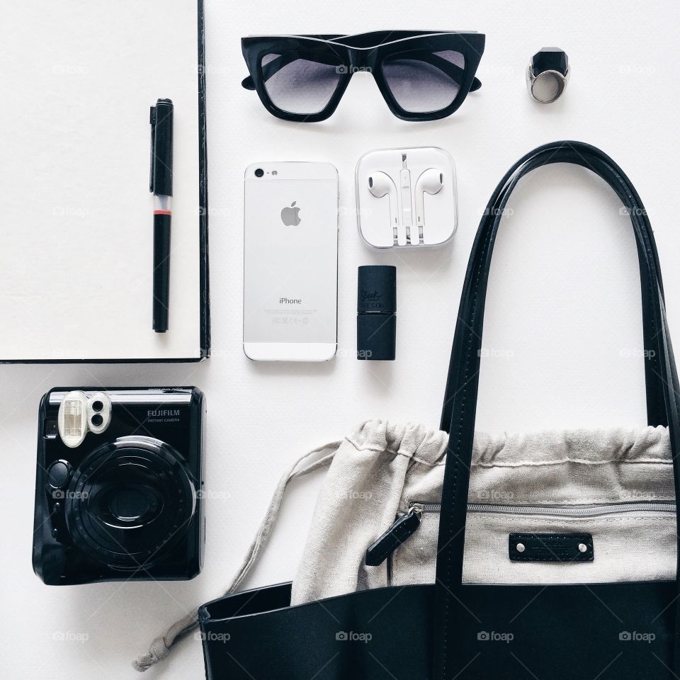 Awesome fashion flat lays with modern black and white items.