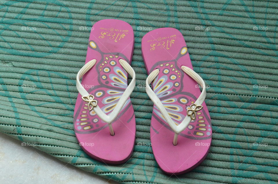 sleeper
pink color
doi