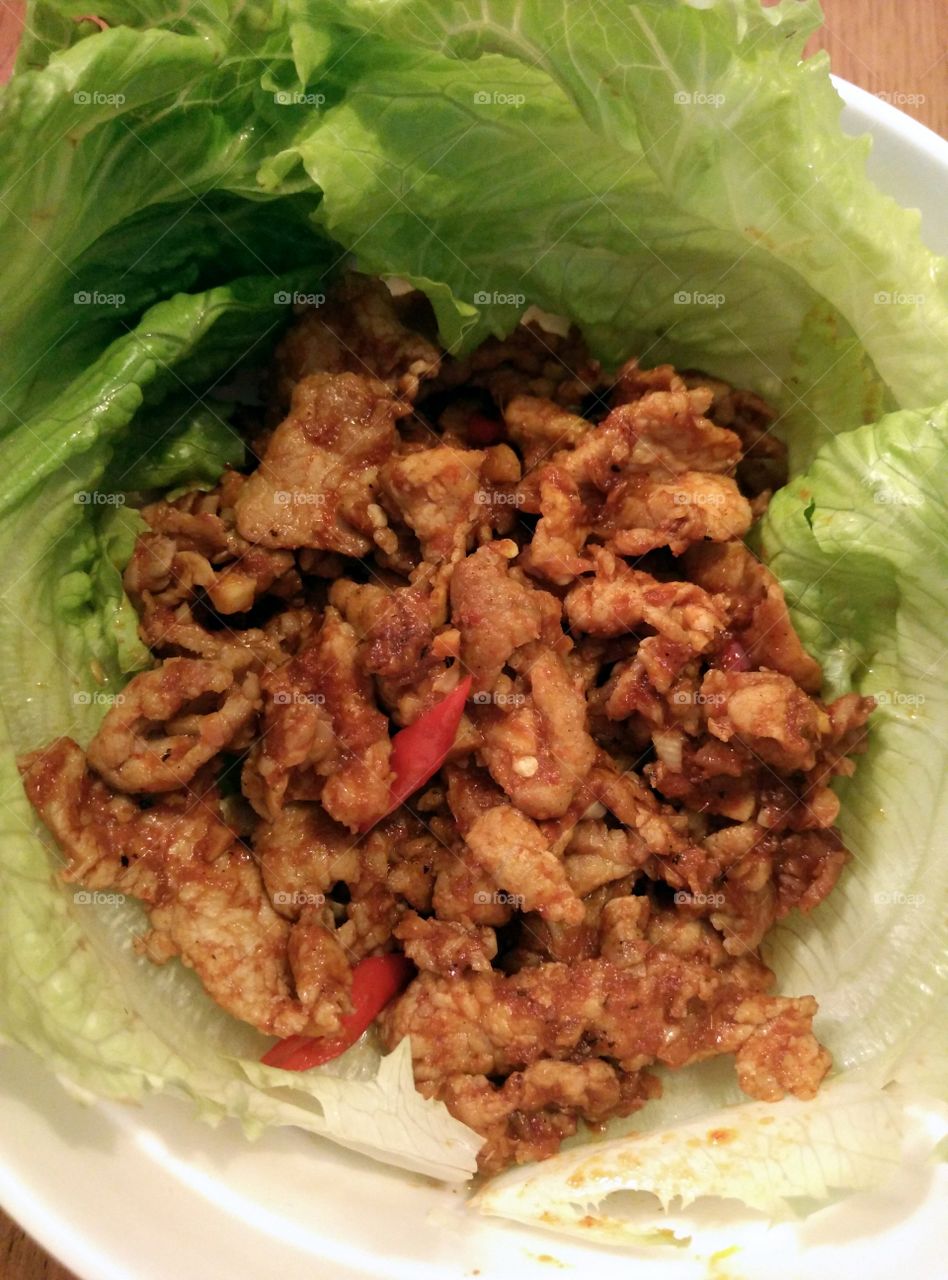 stired-fried pork in cabbage