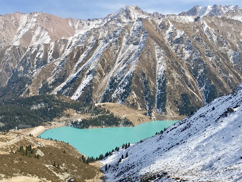 Lake and mountains 