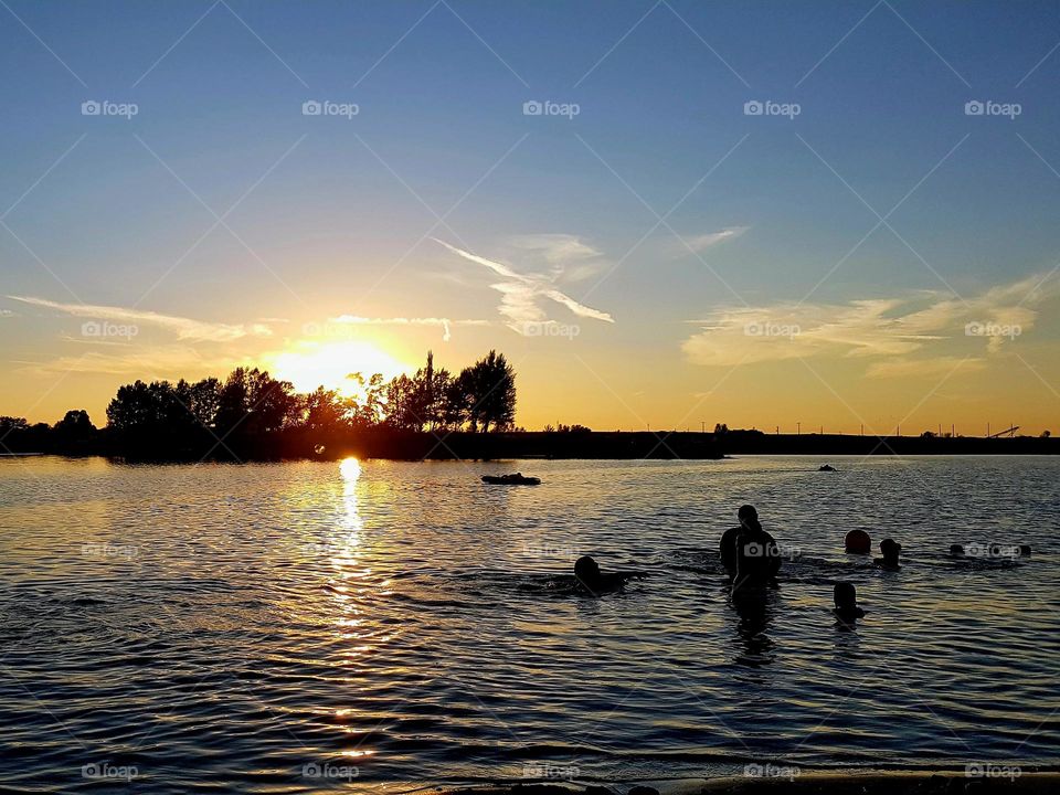 sunset at Ghioroc lake