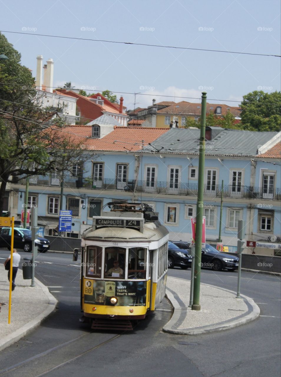 The famous oldest trams in Portugal are still very beautiful!