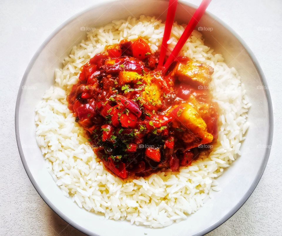 Sweet, hot chilli tofu with rice