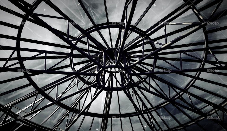 Dome in black and white.