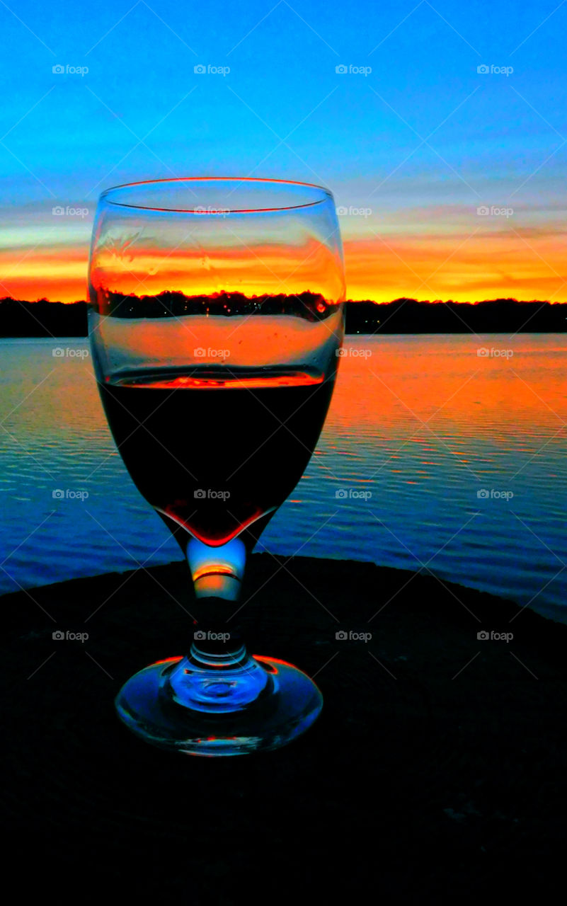 Wine and dine on the Choctawhatchee Bay while taking in the beauty of the magnificent sunset! 