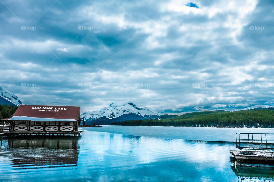 Maligne Lake