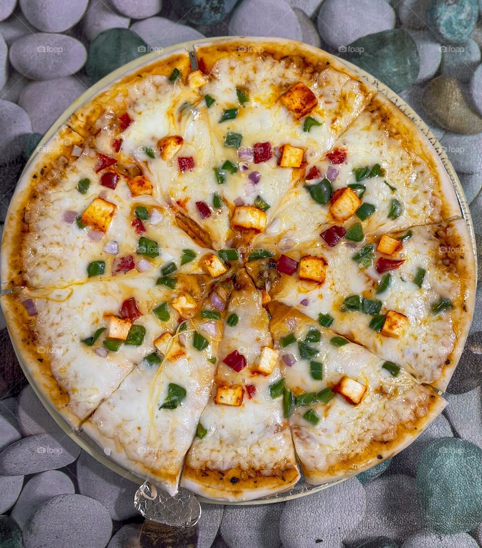 Circular pizza