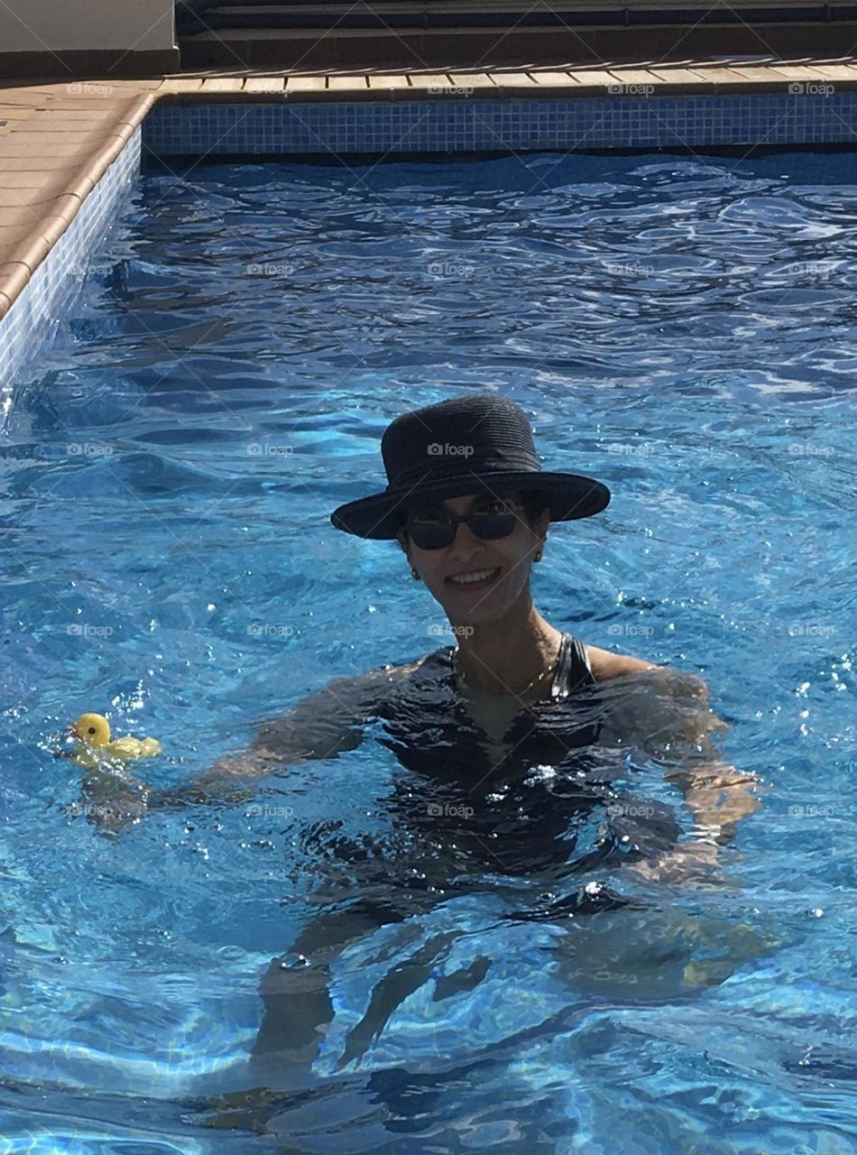 Summer outfits : hat, glasses and bikini