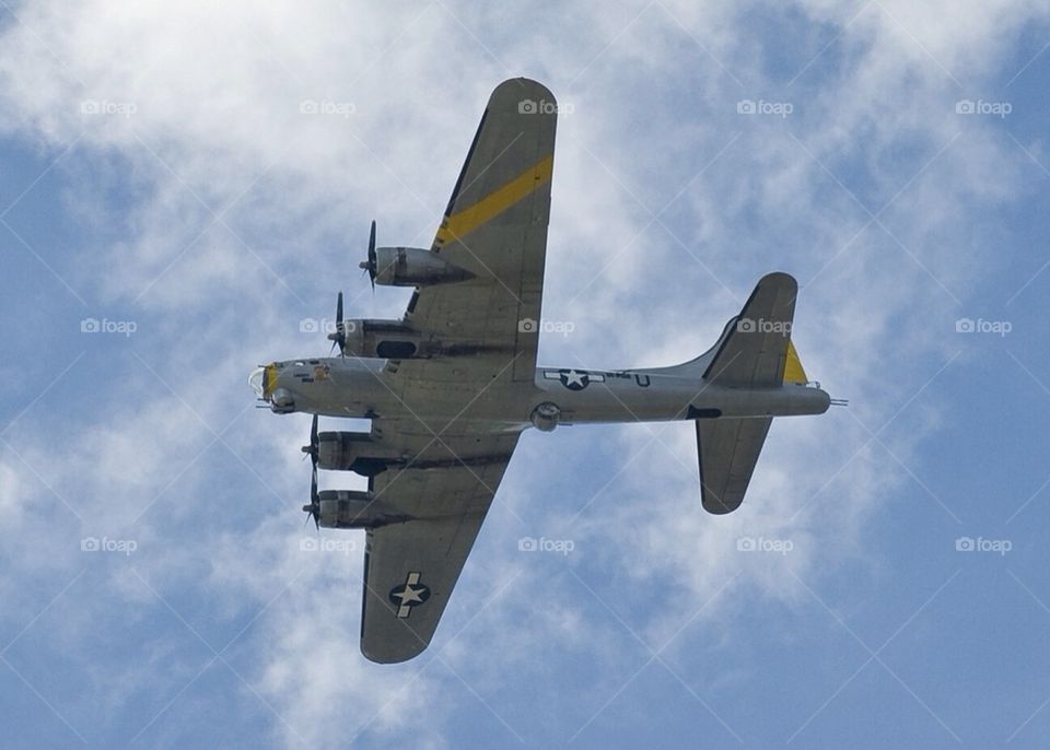 B17 world war 2 bomber