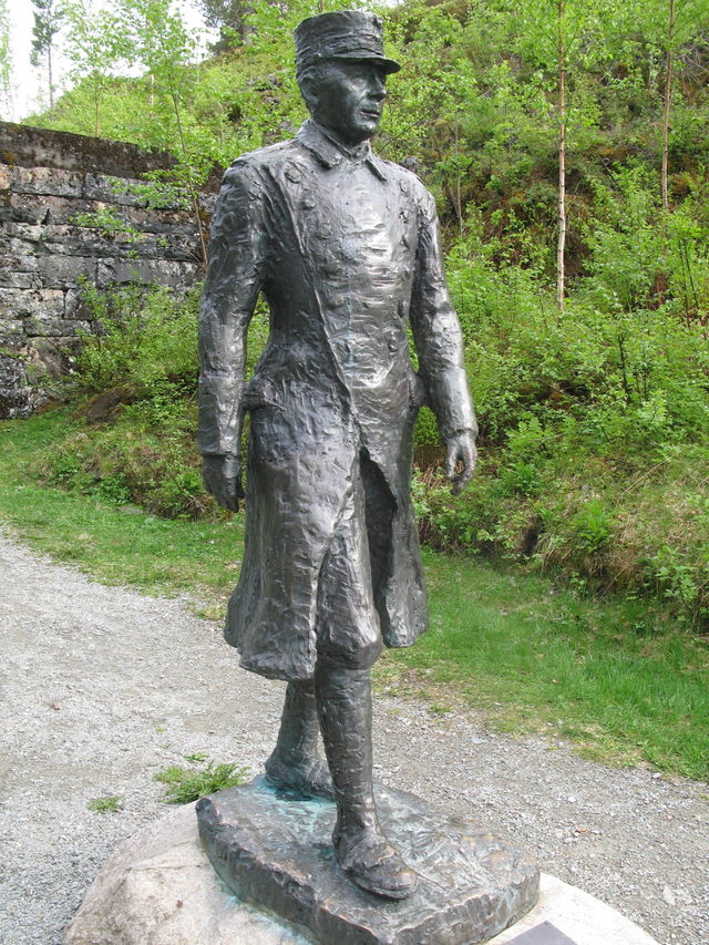 Statue
