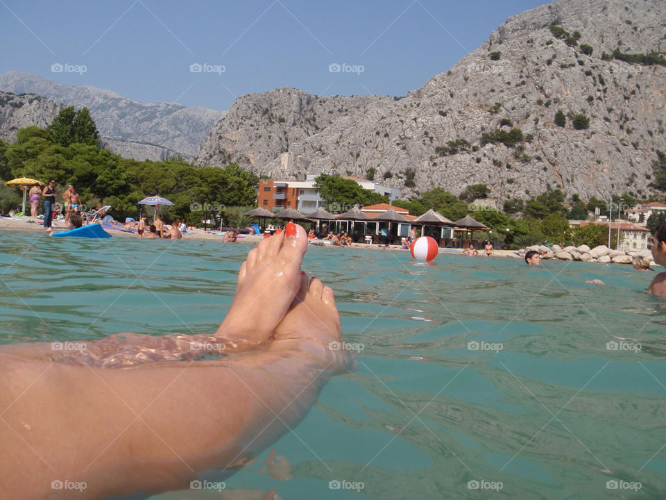 beach summer swimming toes by splicanka
