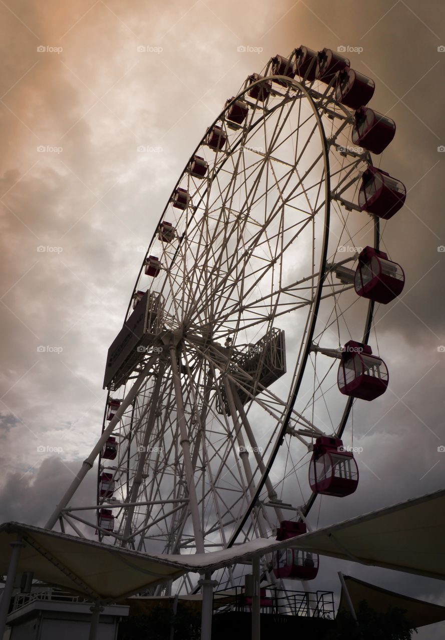 Ferris wheel in the evening