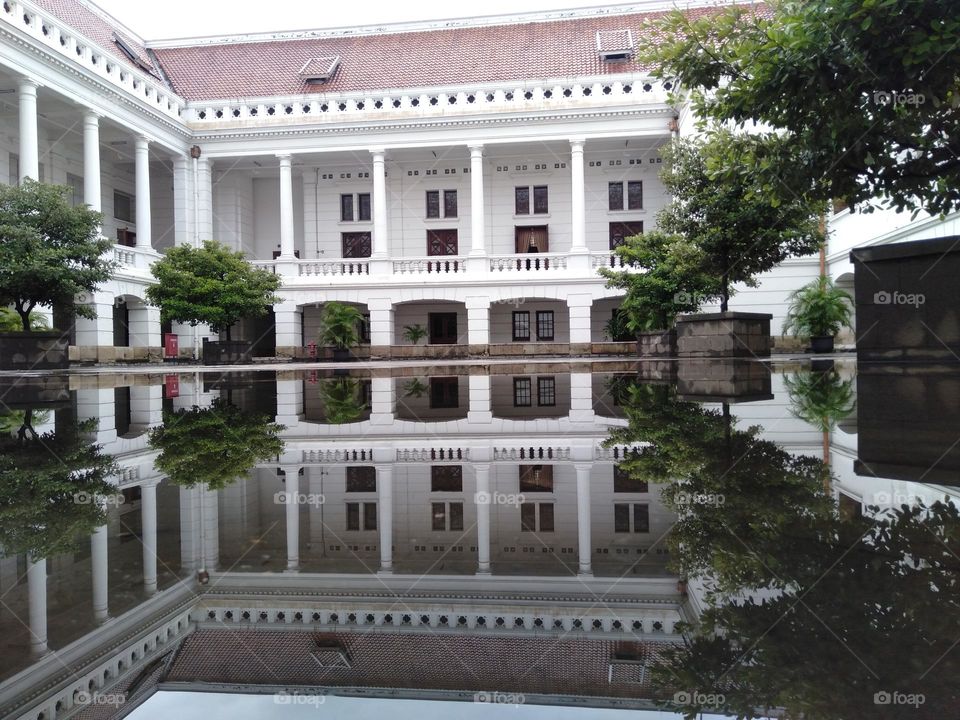 The colonial building, it has a story