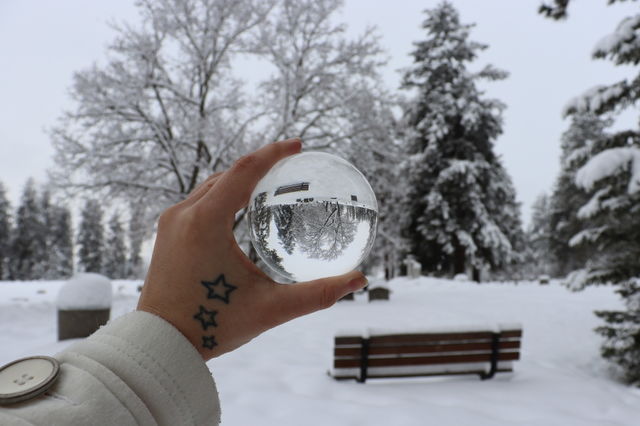 Magic Crystal Ball ❄🔮☄
Enchanted Vibes 🖤

*THIS PICTURE IS GOOD QUALITY*
foap compression rates greatly affects the preview quality.