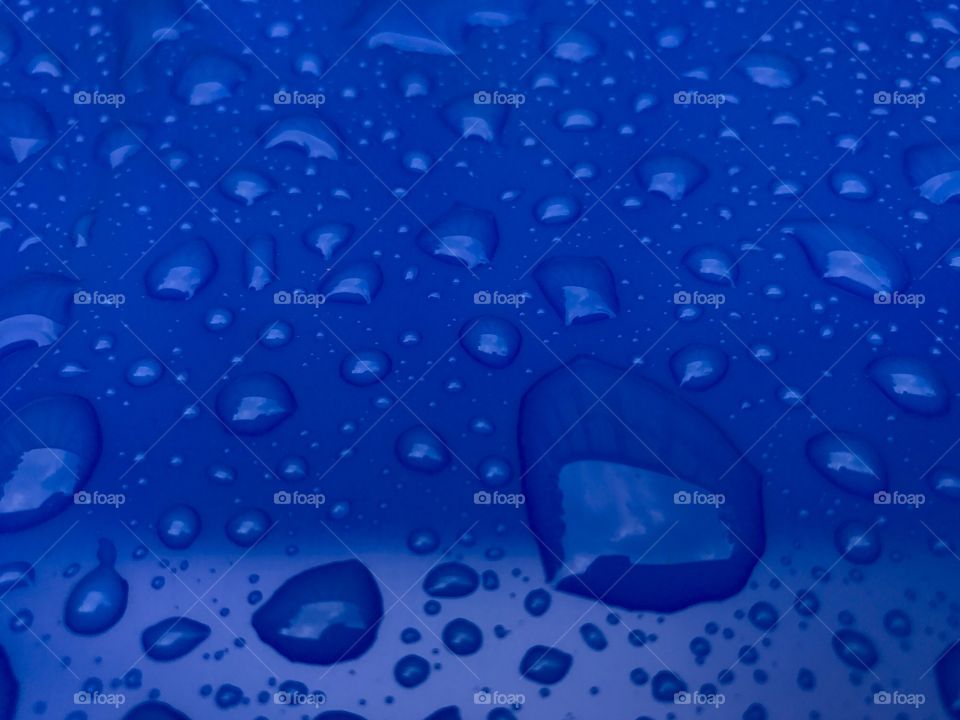 Blue background with drops 