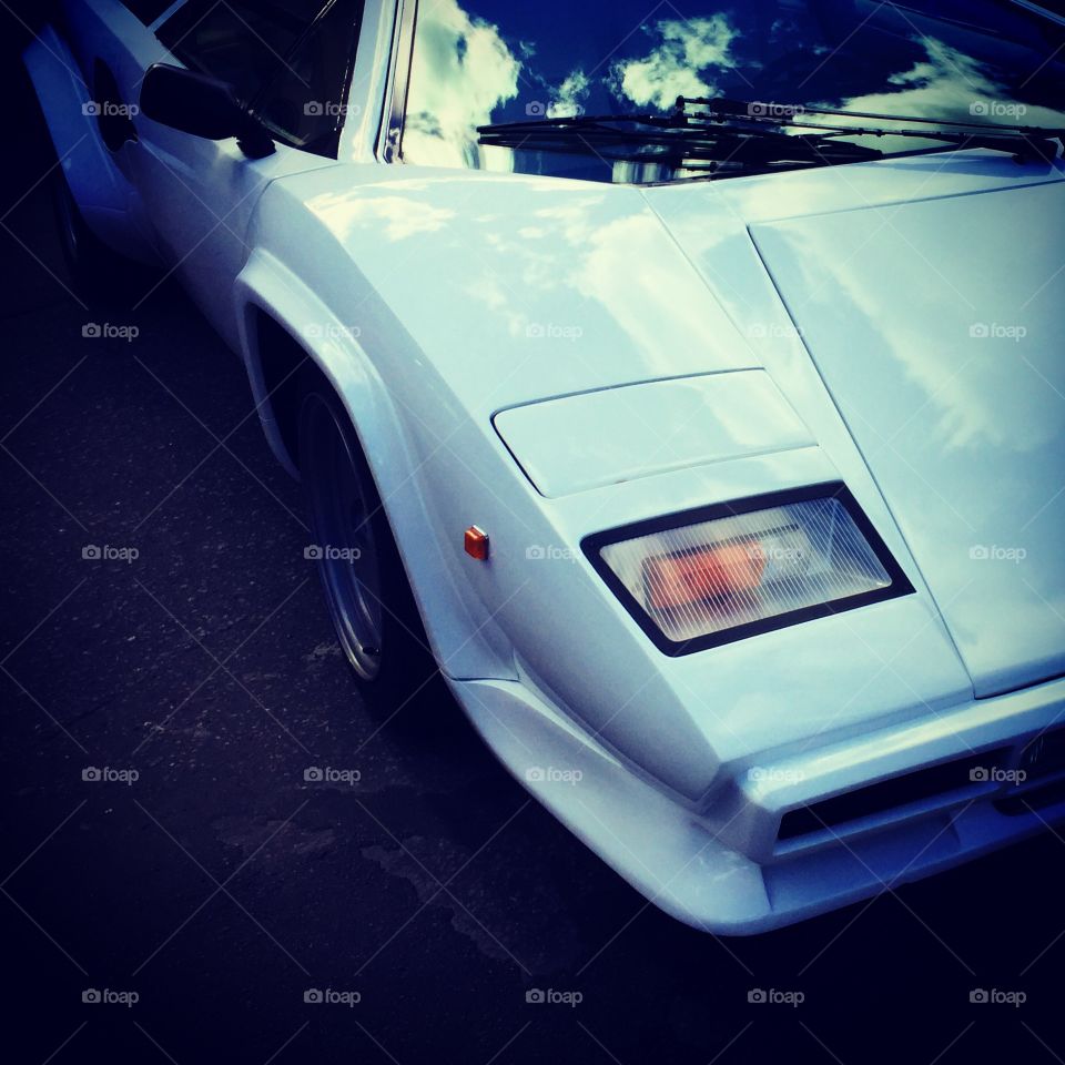 Lambocorner. A corner of the front of a Lamborghini countach from the 80's