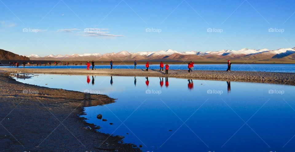 Evening at the lakeside in Tibet 