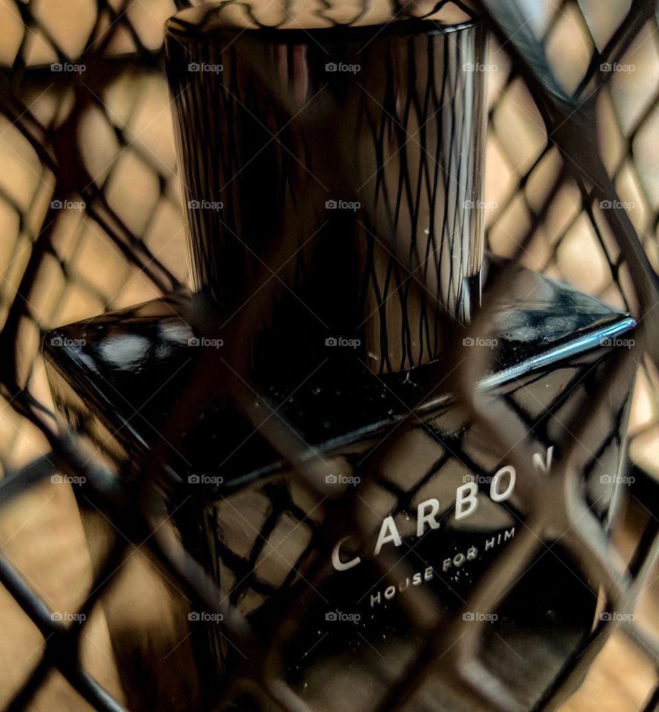 Carbon parfume for him by House