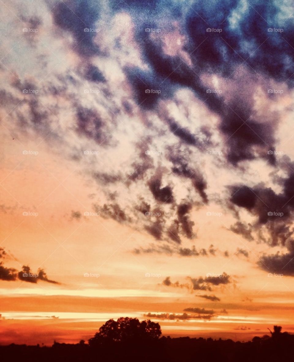 🌄🇺🇸 An extremely beautiful dawn in Jundiaí, interior of Brazil. Cheer the nature! / 🇧🇷 Um amanhecer extremamente bonito em Jundiaí, interior do Brasil. Viva a natureza