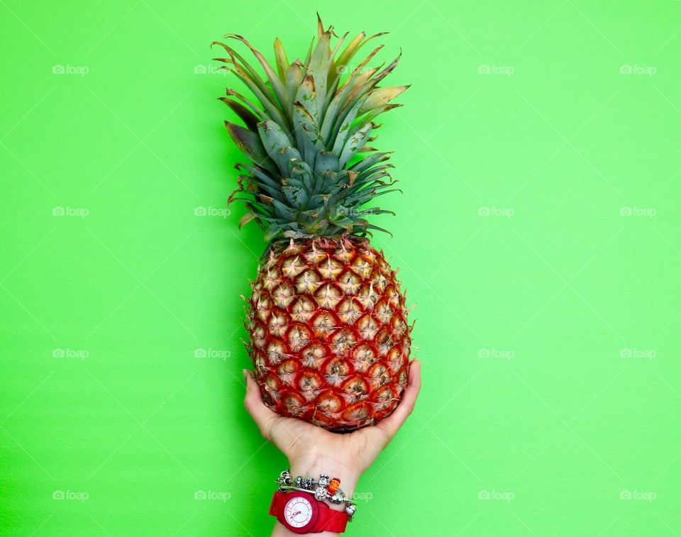 Pineapple in hand