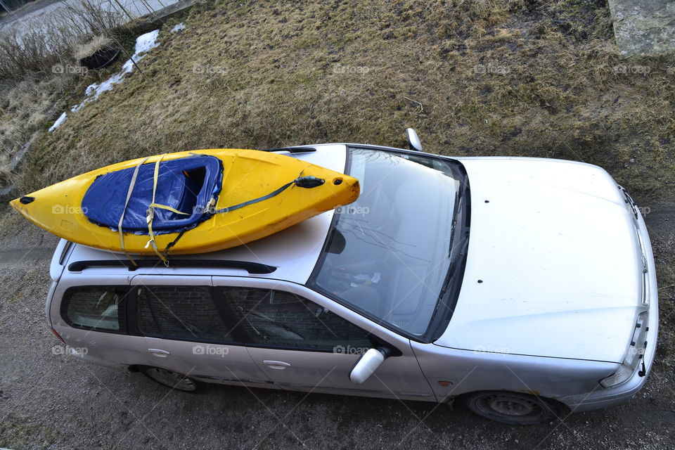 Transporting kayak 