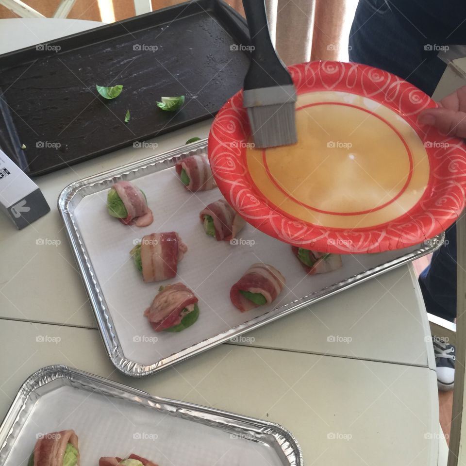 Brüssel sprouts wrapped in bacon
