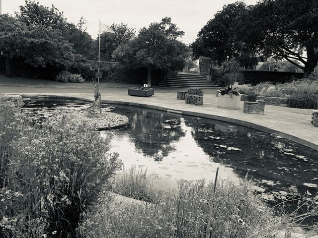 A black and version of this most marvelous oasis of wild nature, giving a different feeling in black and white, but still l feel very appreciated.