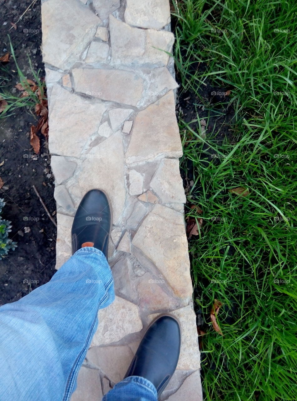 Камень ноги дорожка