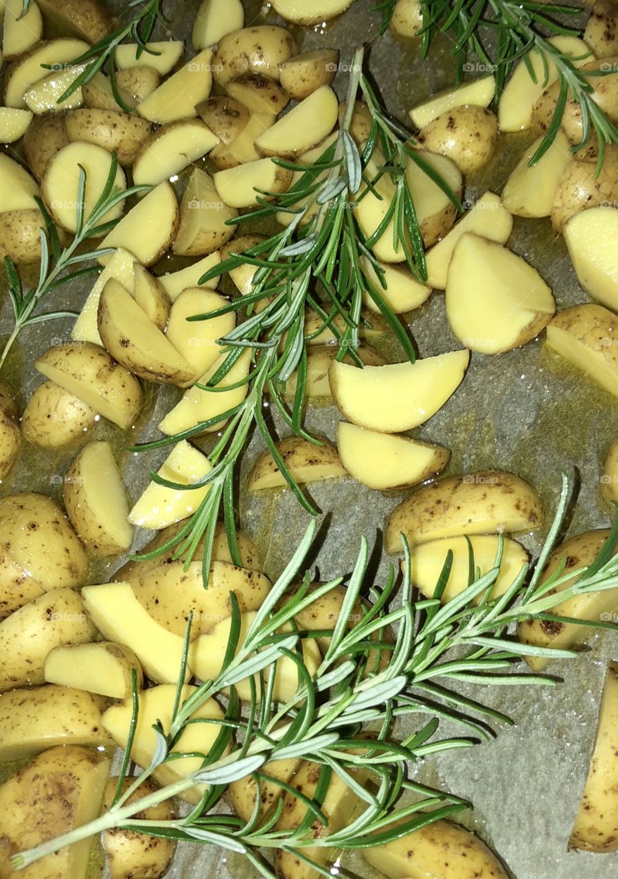 Rosemary Potatoe with olive oil an seasalt 