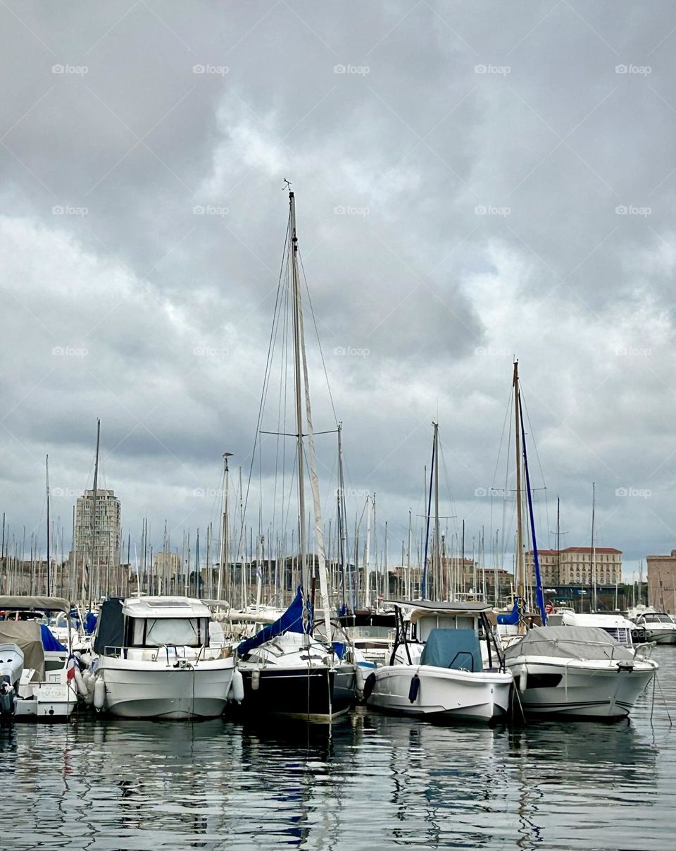 Marseille , vieux port Juanary 2023 . 