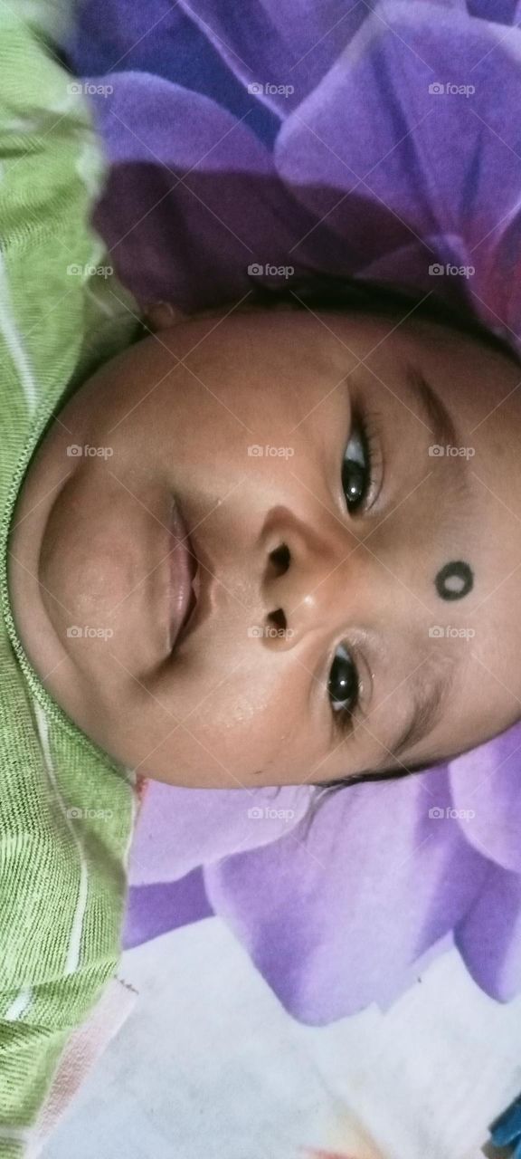 Close up photo of baby. Cute baby girl 🐥🥰. Everybody loves babies. Babies are cute 🥰🤩