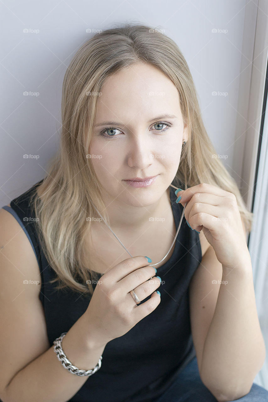 Portrait of a beautiful young woman