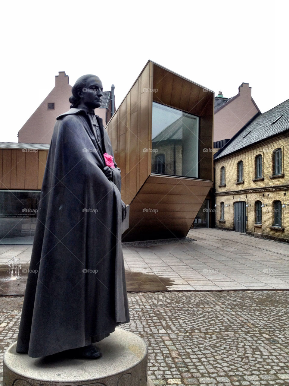 sweden flower statue lund by thornkvist