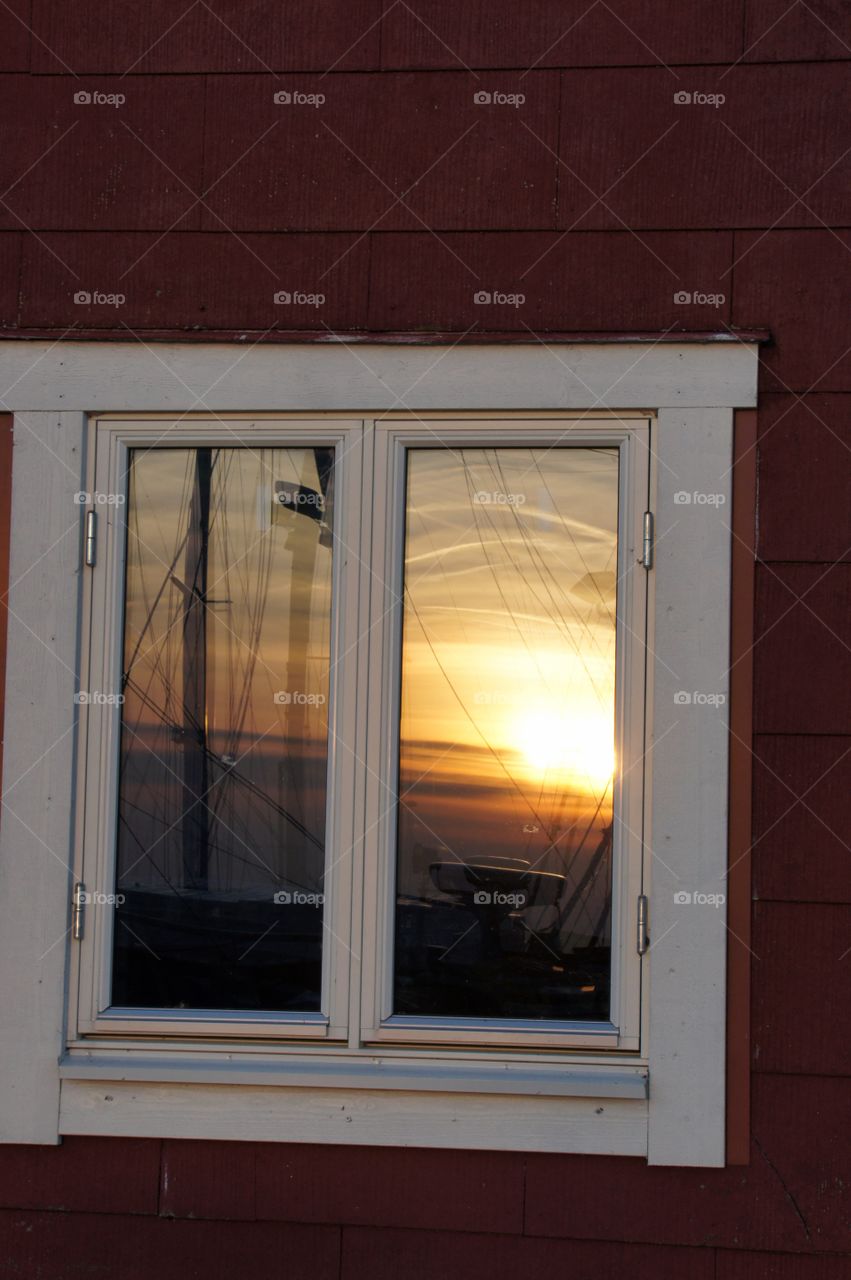 Harbour reflection 