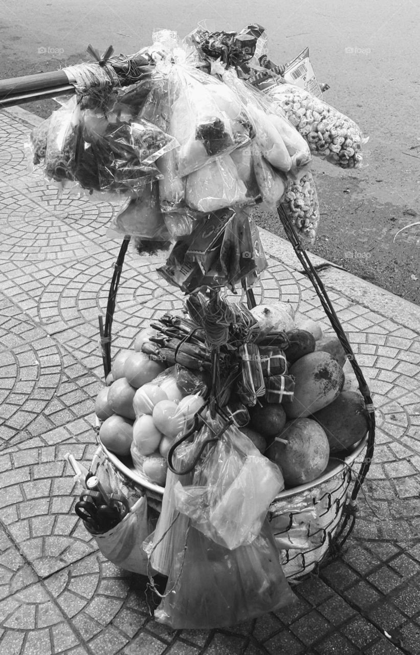 sidewalk vendor