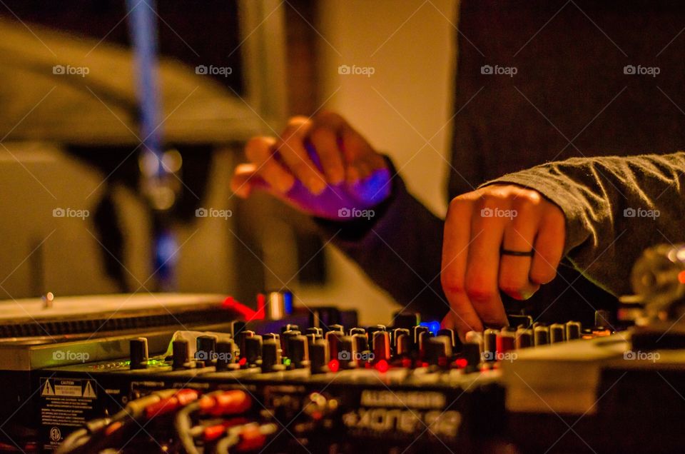 Dj