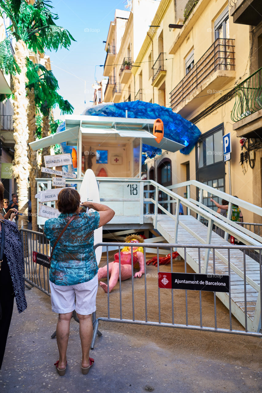 Barrio de Gracia. Primer día de Fiesta. Listos para el verdicto del jurado
