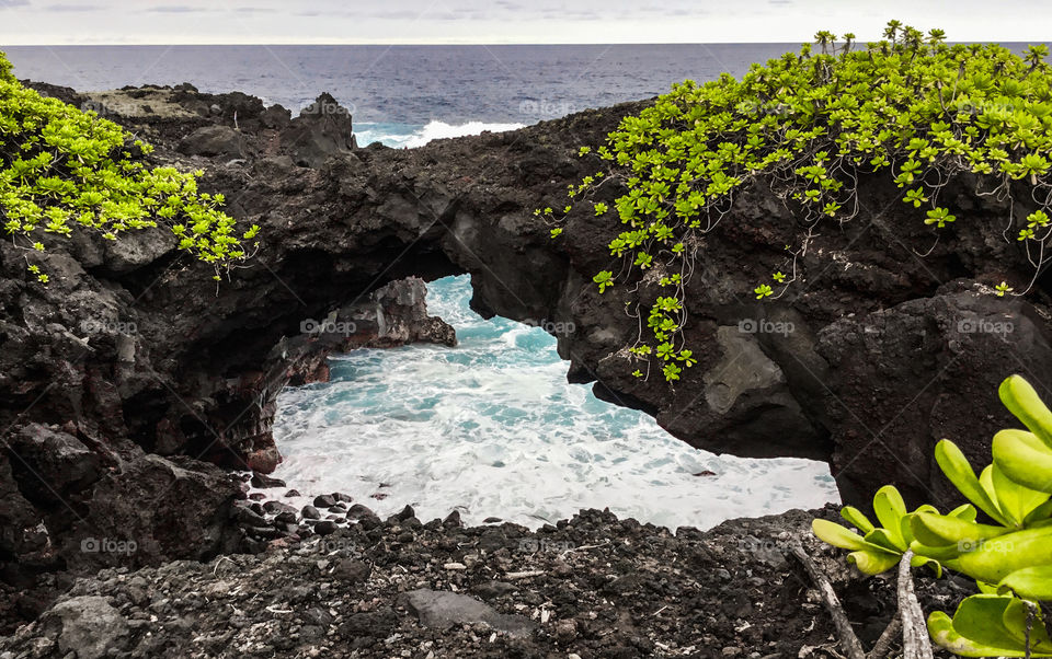 Sea arch in Hawaiian Beaches