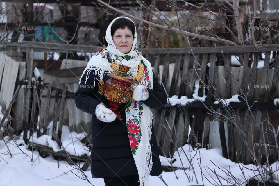 возле дома