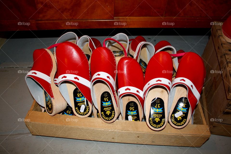 Red clog